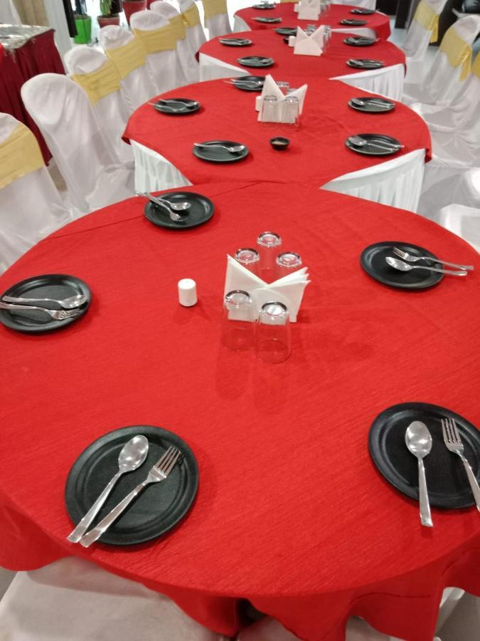 Hotel R K Palace Bhopál Kültér fotó