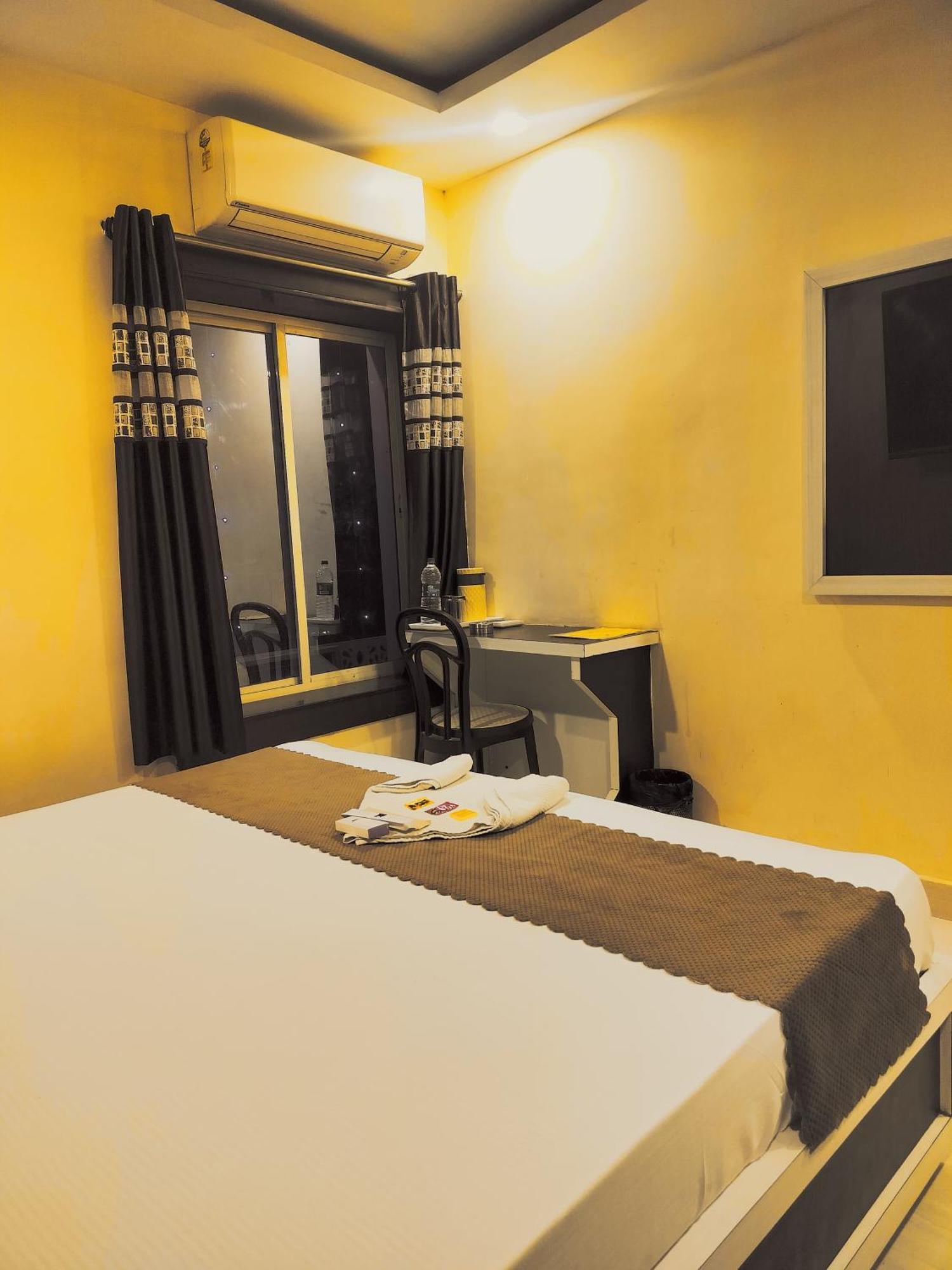 Hotel R K Palace Bhopál Kültér fotó