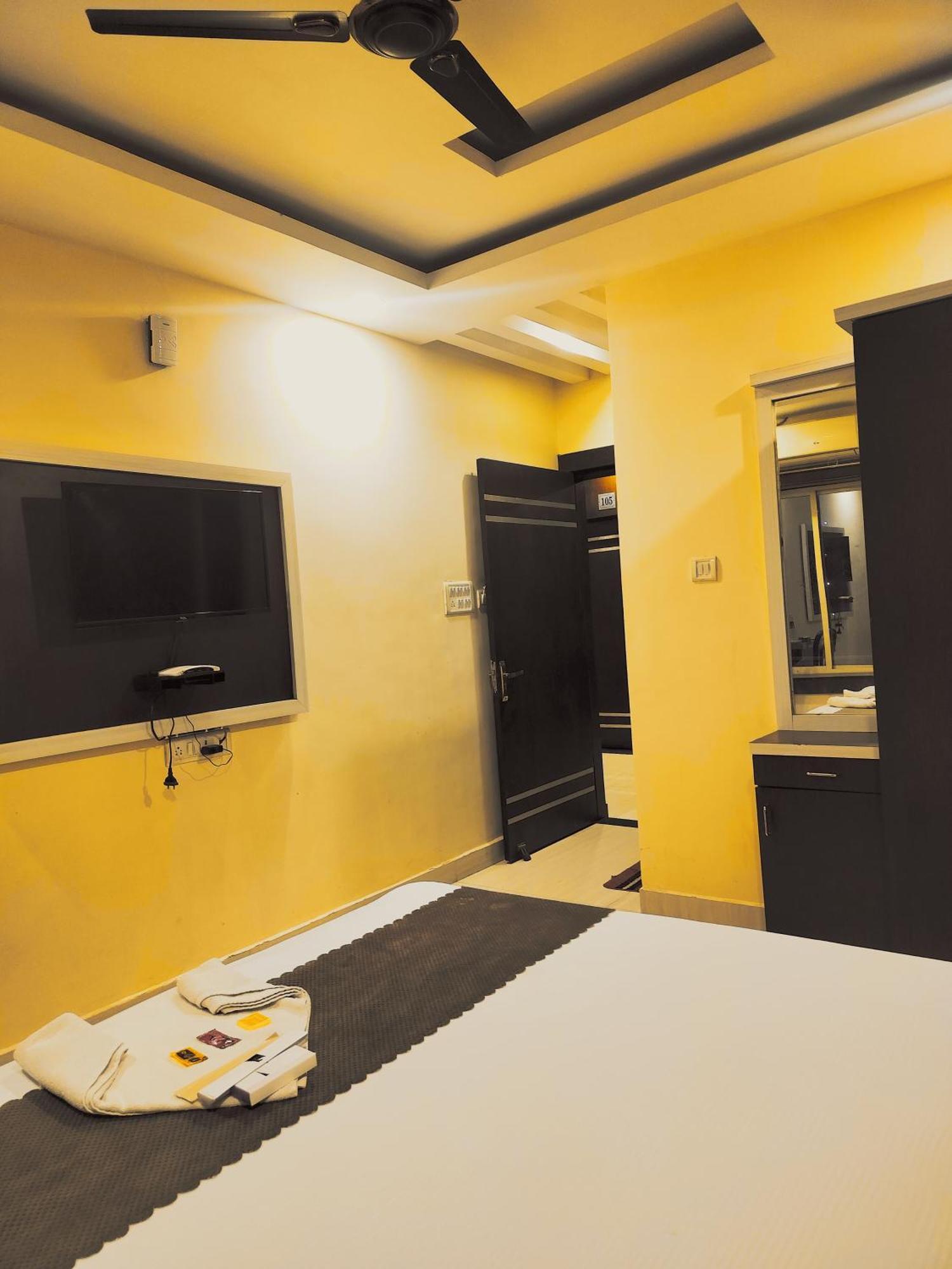 Hotel R K Palace Bhopál Kültér fotó